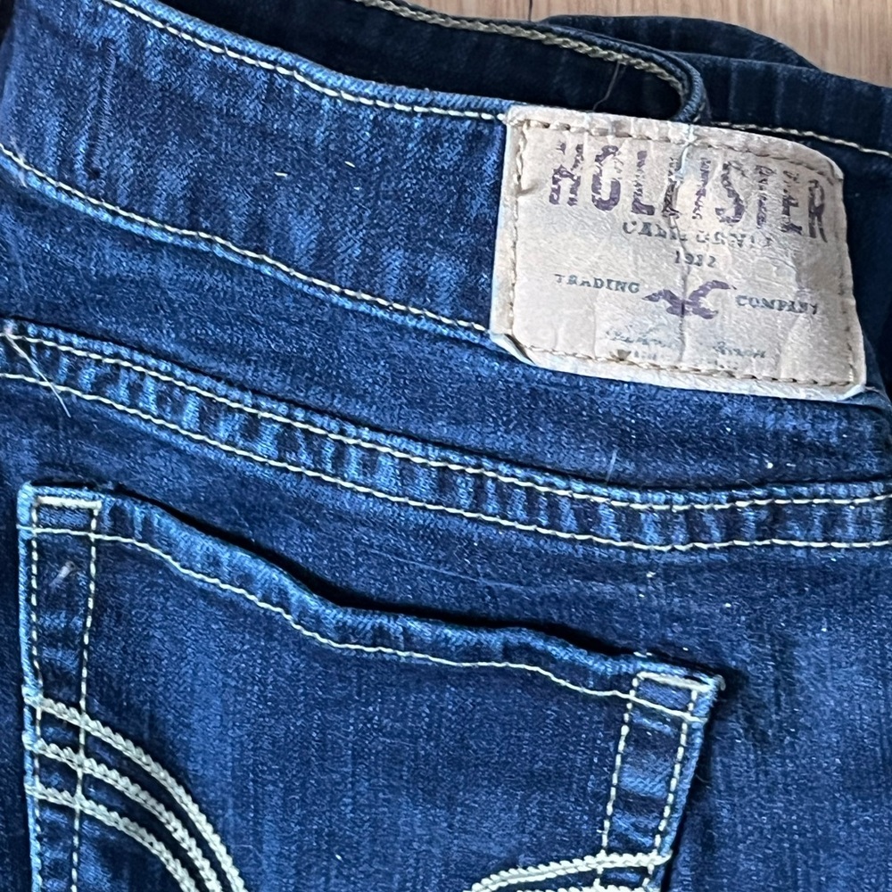 Lot of two Hollister skinny jeans size 1 (sku335tsbxbs)
